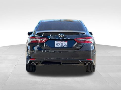 Used 2022 Toyota Camry XSE FWD image 4