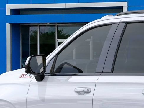 New 2026 Chevrolet Suburban Z71 w/ Z71 Off-Road Package AWD/4WD image 12