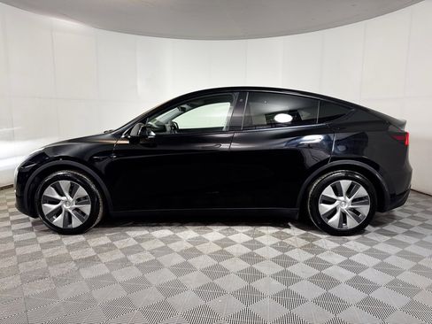 Used 2020 Tesla Model Y Long Range image 3