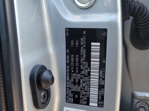 Used 2020 Toyota Highlander XLE image 30