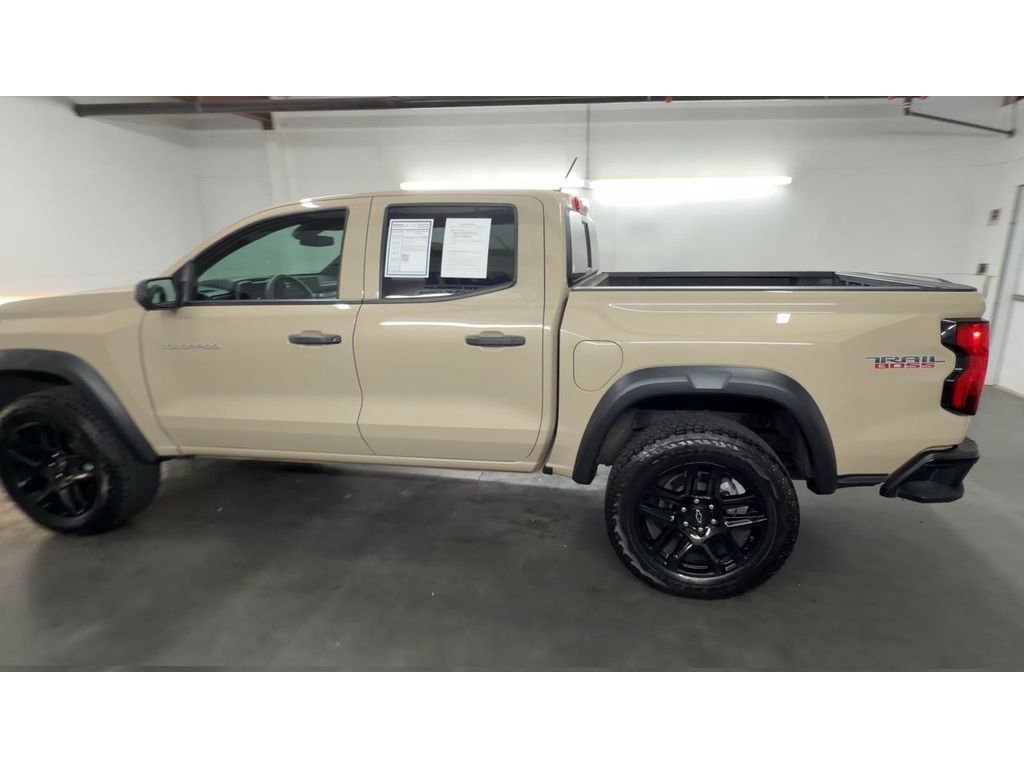 Certified 2024 Chevrolet Colorado Trail Boss w/ Technology Package AWD/4WD image 6