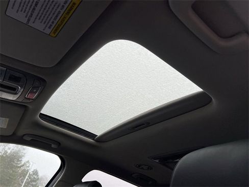 Certified 2025 Kia Telluride S image 22