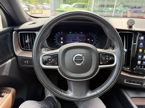 Used 2022 Volvo XC60 B6 Inscription w/ Advanced Package AWD/4WD image 25