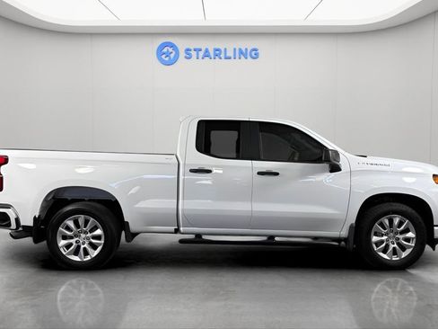 Used 2020 Chevrolet Silverado 1500 Custom w/ Custom Value Package RWD image 12