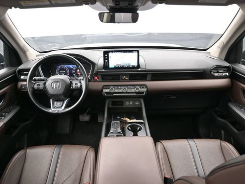 Used 2023 Honda Pilot Elite image 11