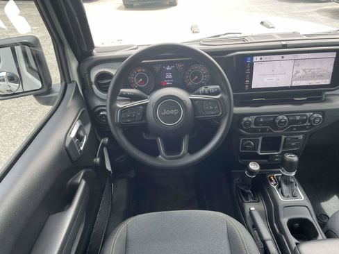 Used 2024 Jeep Wrangler Unlimited Sport AWD/4WD image 2