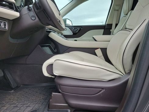 Certified 2023 Lincoln Aviator Black Label w/ Class IV Trailer Tow Package image 18