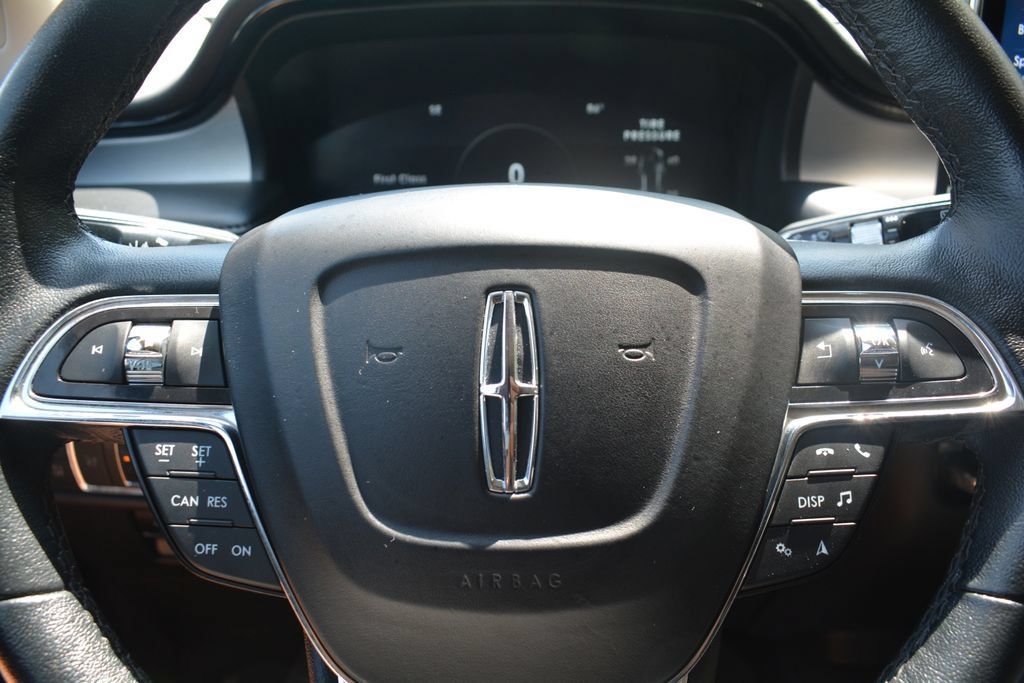 Used 2023 Lincoln Nautilus AWD w/ Premium Package image 11
