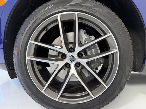 Certified 2026 Porsche Macan AWD/4WD image 23