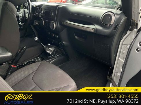 Used 2013 Jeep Wrangler Sport AWD/4WD image 23