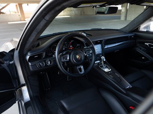 Used 2018 Porsche 911 GT3 RS image 35