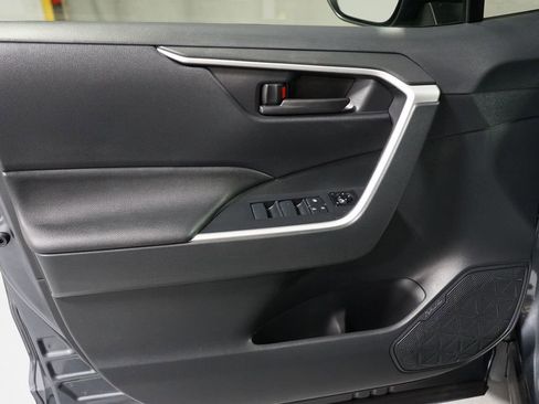 Certified 2022 Toyota RAV4 LE image 27