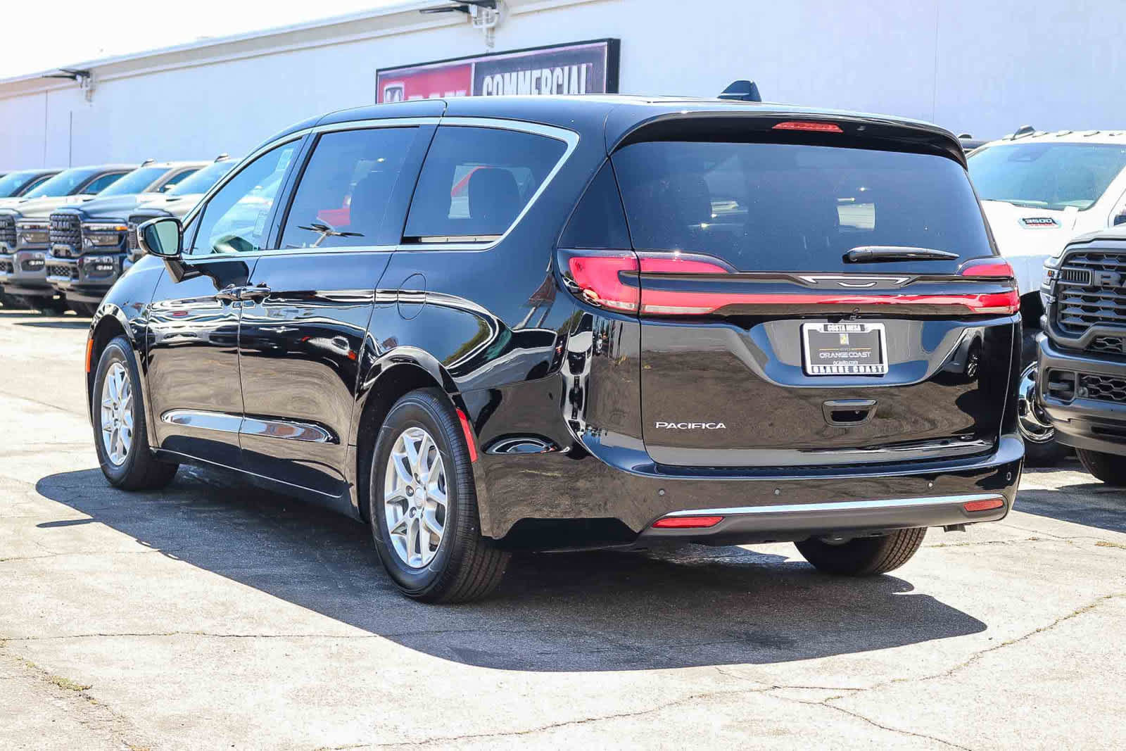 New 2027 Chrysler Pacifica Select FWD image 6