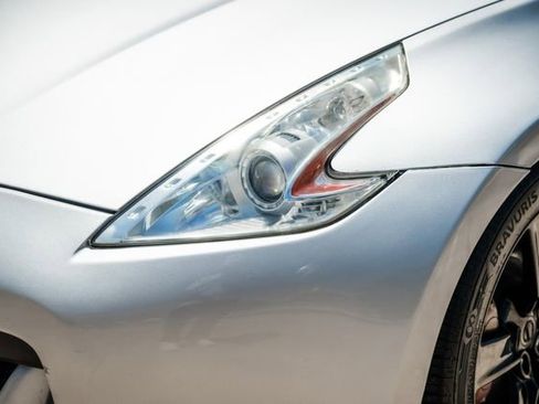 Used 2009 Nissan 370Z Touring w/ Sport Pkg image 37