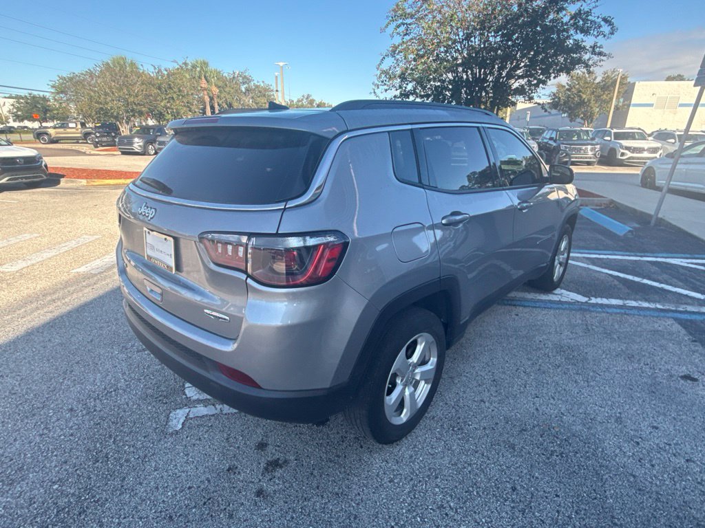 Used 2022 Jeep Compass Latitude AWD/4WD image 8