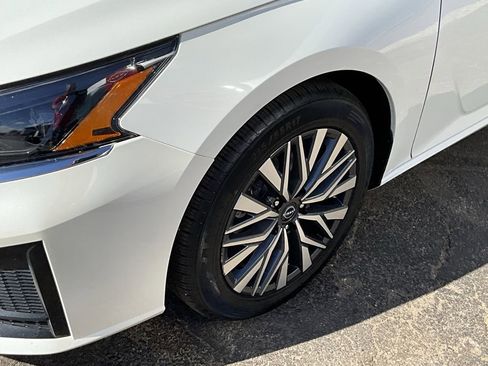 Used 2023 Nissan Altima 2.5 SV image 22