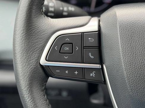 Certified 2025 Toyota Sienna XLE w/ XLE Plus Package AWD/4WD image 14
