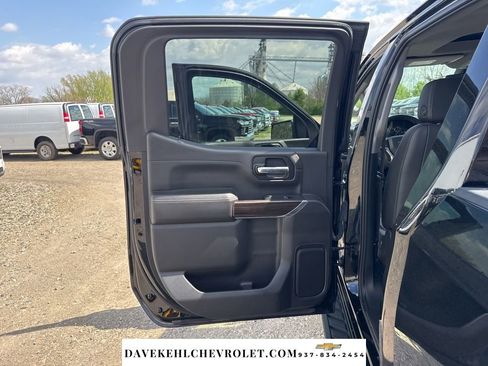 Used 2021 Chevrolet Silverado 1500 LT Trail Boss w/ Convenience Package II image 32