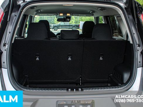 Used 2025 Kia Soul LX w/ LX Technology Package FWD image 21