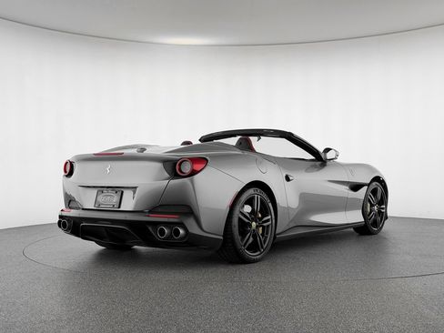 Used 2019 Ferrari Portofino RWD image 6