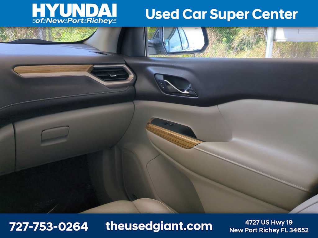 Used 2018 GMC Acadia Denali w/ Technology Package FWD image 20