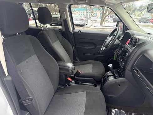 Used 2016 Jeep Patriot Sport image 27