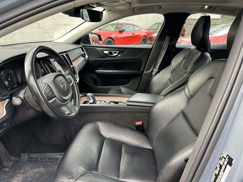 Used 2022 Volvo S60 B5 Inscription image 17