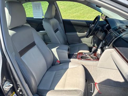 Used 2014 Toyota Camry XLE image 13