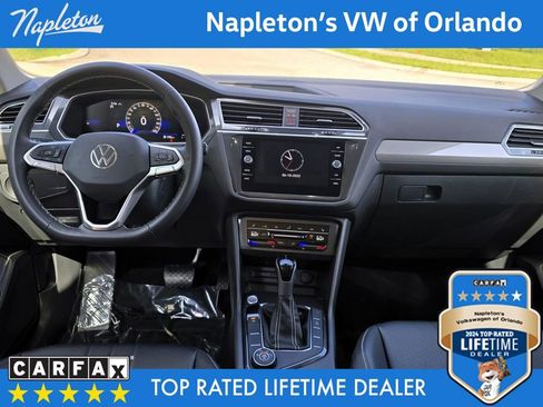 Used 2024 Volkswagen Tiguan SE image 11