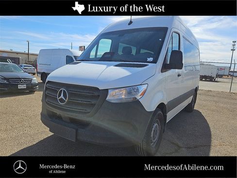 Used 2025 Mercedes-Benz Sprinter 2500 image 1