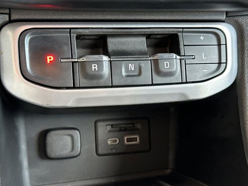 Certified 2022 GMC Acadia SLT w/ Elevation Edition image 24