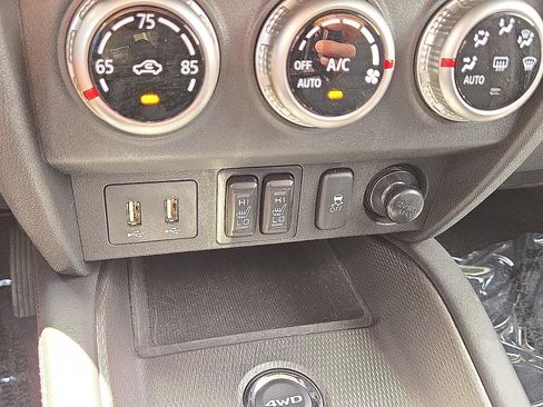 Used 2025 Mitsubishi Outlander Sport SE AWD/4WD image 27