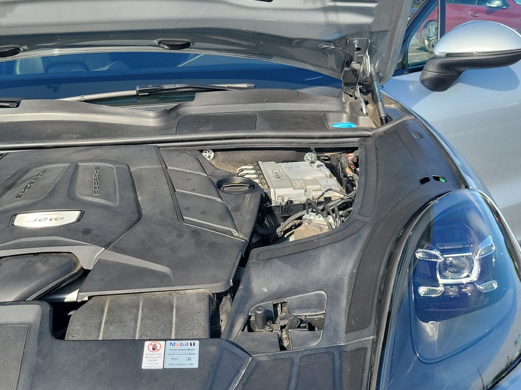 Used 2021 Porsche Cayenne AWD/4WD image 39
