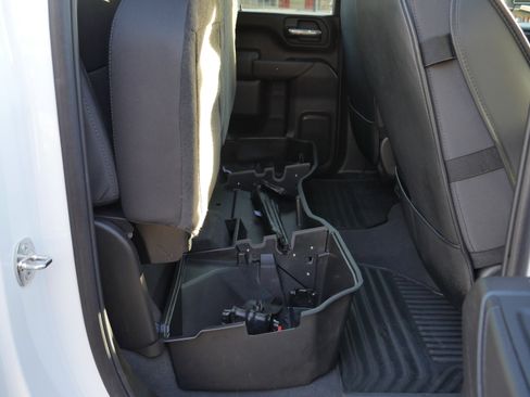 Used 2024 Chevrolet Silverado 2500 Custom w/ Custom Value Package image 31