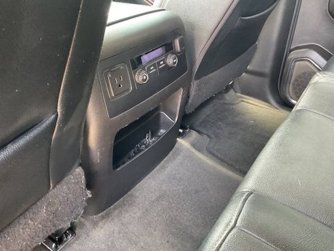 Used 2016 GMC Yukon SLE w/ Convenience Package RWD image 14