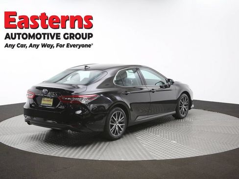 Used 2022 Toyota Camry XLE FWD image 40