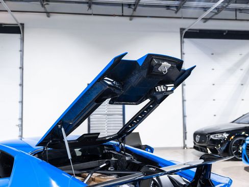 Used 2018 Lamborghini Huracan Performante AWD/4WD image 54