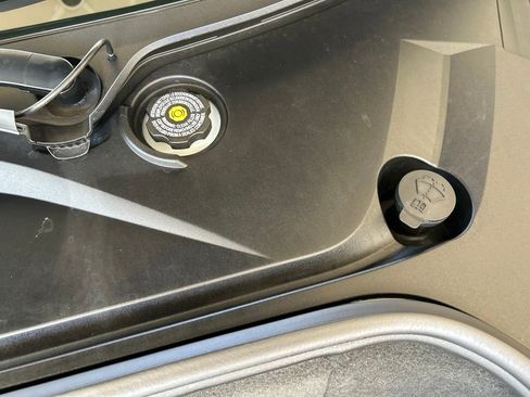 Used 2024 Chevrolet Corvette Stingray Preferred Cpe w/ Z51 Performance Package RWD image 7