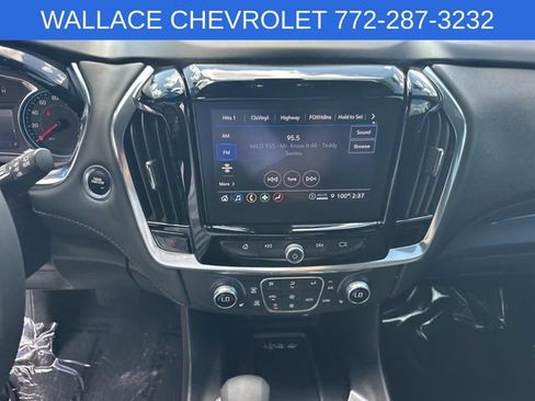 Used 2023 Chevrolet Traverse LT FWD image 16