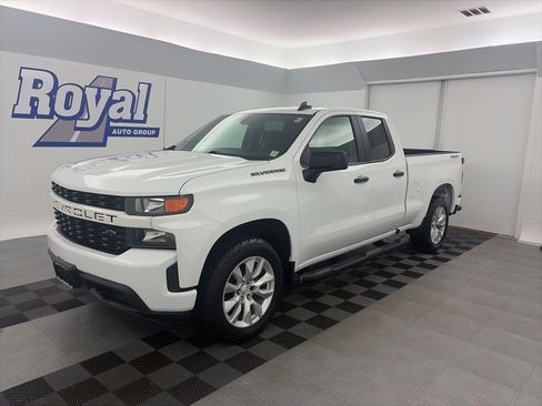 Certified 2020 Chevrolet Silverado 1500 Custom w/ Custom Value Package AWD/4WD image 1