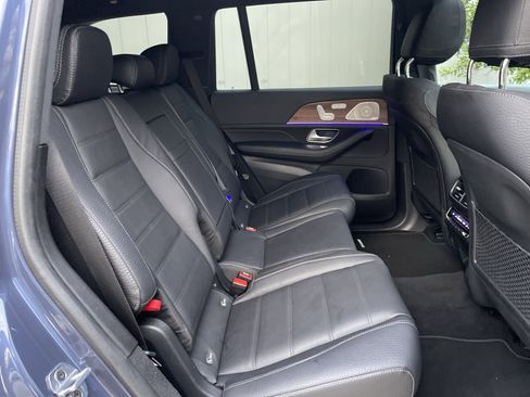 Certified 2025 Mercedes-Benz GLS 450 4MATIC image 48