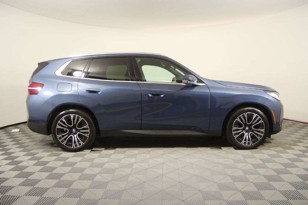 Used 2025 BMW X3 xDrive30i AWD/4WD image 3