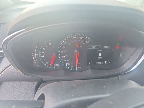 Used 2022 Chevrolet Trax LT w/ Midnight Edition image 10