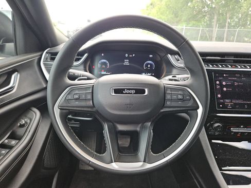Used 2024 Jeep Grand Cherokee Laredo RWD image 20