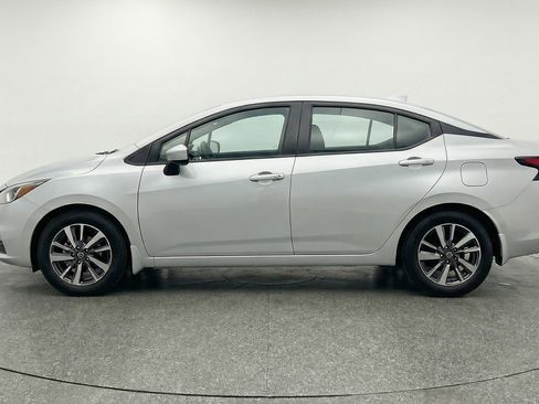 Used 2025 Nissan Versa SV FWD image 5