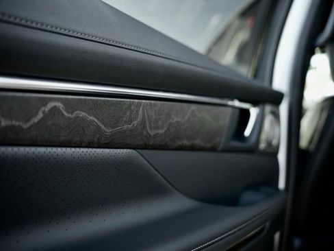 Used 2025 Buick Enclave Avenir w/ Super Cruise Package image 38