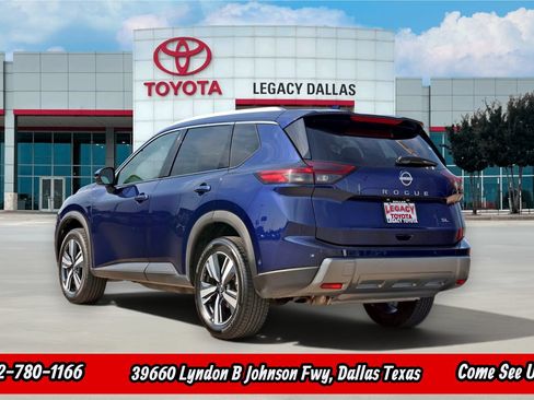 Used 2026 Nissan Rogue SL FWD image 7