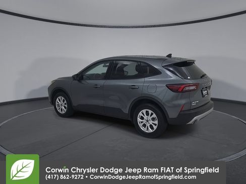 Used 2025 Ford Escape Active AWD/4WD image 10
