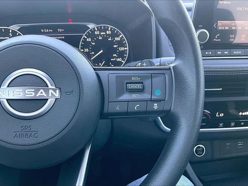 Used 2023 Nissan Rogue SV AWD/4WD image 18