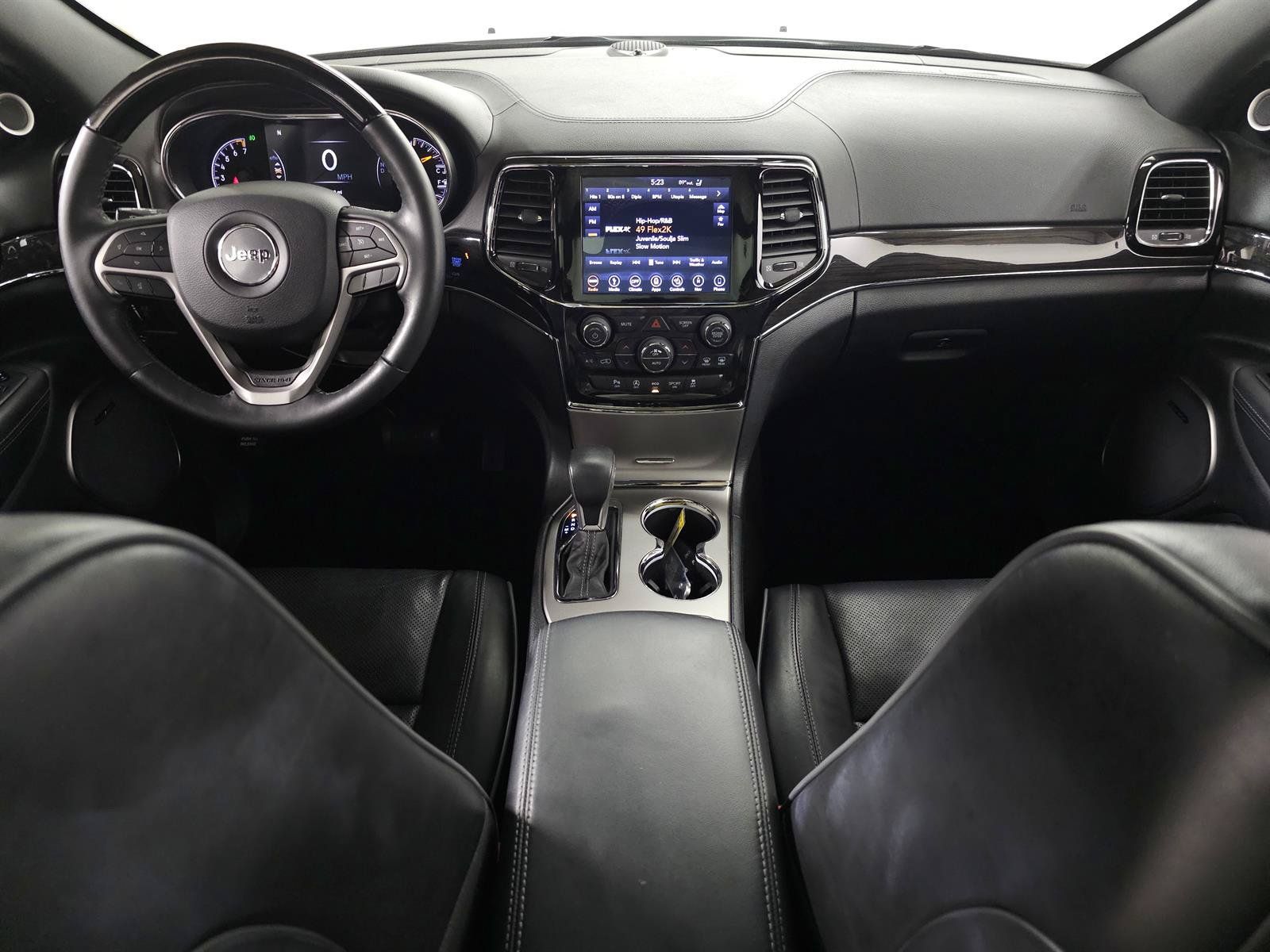 Used 2019 Jeep Grand Cherokee Overland AWD/4WD image 24